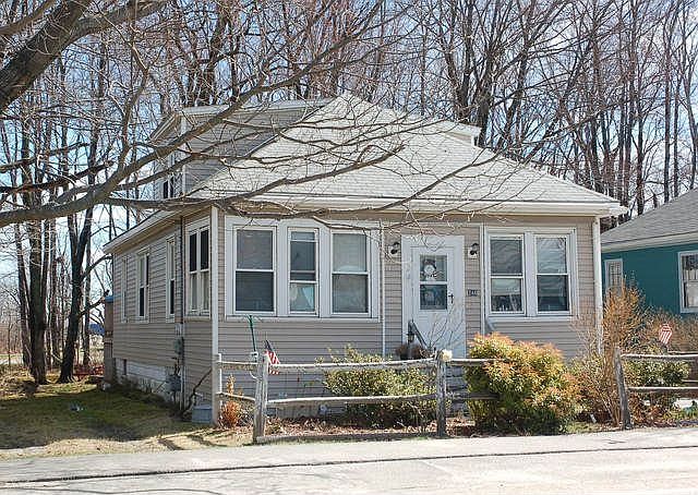 2nd image of 246 Lincoln St
