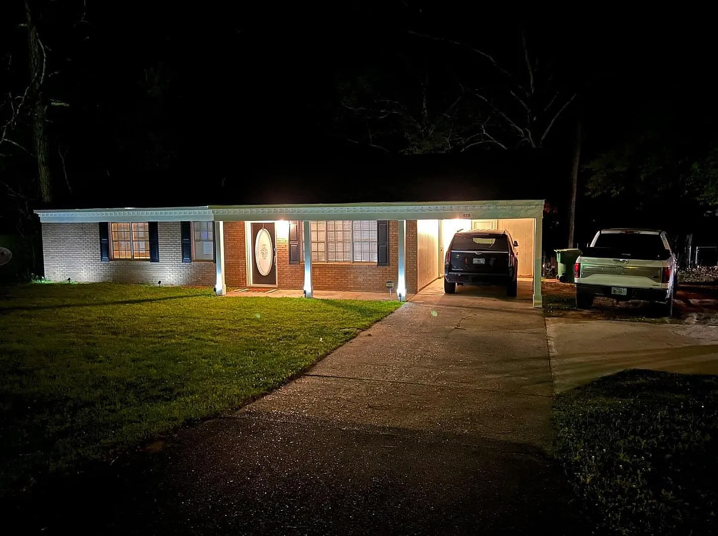 3 bed, 1.5 bath, 1271 sqft, $1,900 — Photo 2