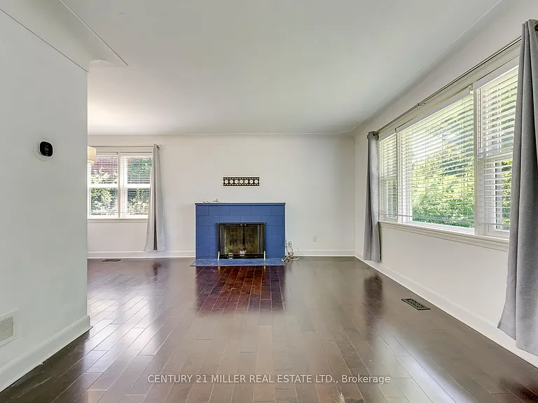 2048 Edinburgh Dr — Photo 6
