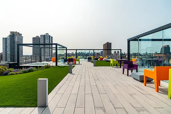 Rented by BHS Development Marketing | media 6