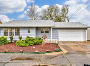 17 Kari Pl, Lebanon, OR 97355