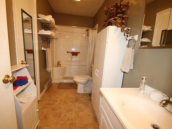 4th image of 414 Skaggs Ct
