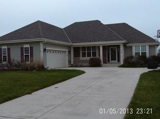 713 Stoecker Farm Ave, Mukwonago, WI 53149