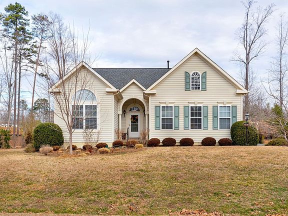 2nd image of 459 Justin Dr