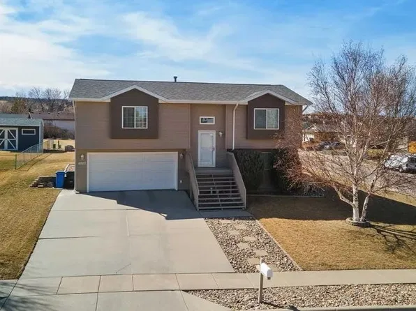 4523 Three Rivers Dr, Rapid City, SD 57701