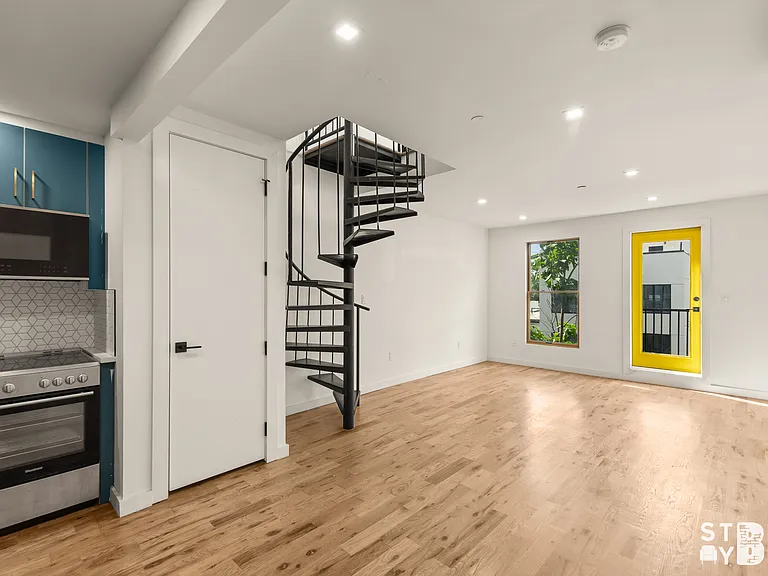 89 Moffat St #4G — Photo 2