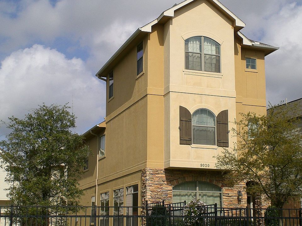 1st image of 9020 Lakes At 610 Dr
