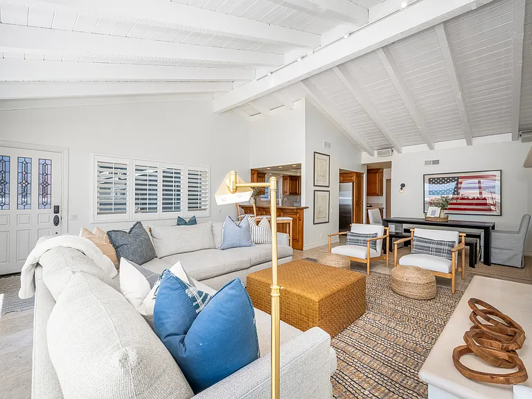 1706 W Oceanfront — Photo 8