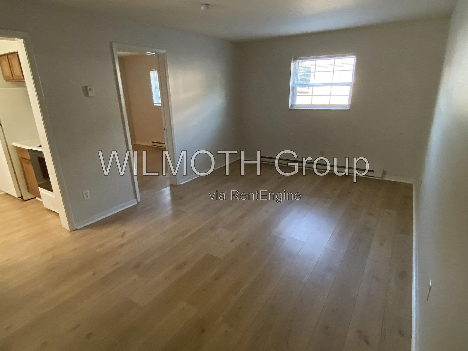 1 bed, 1.0 bath, 500 sqft, $865 — Photo 2
