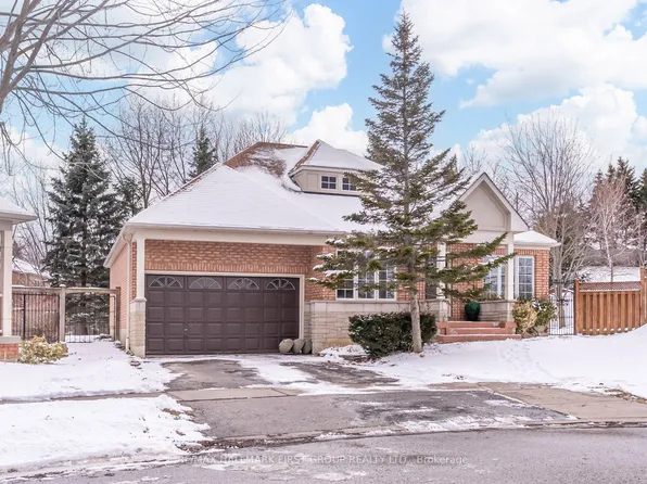 33 Sabbe Cres, Ajax, ON L1T 4E3