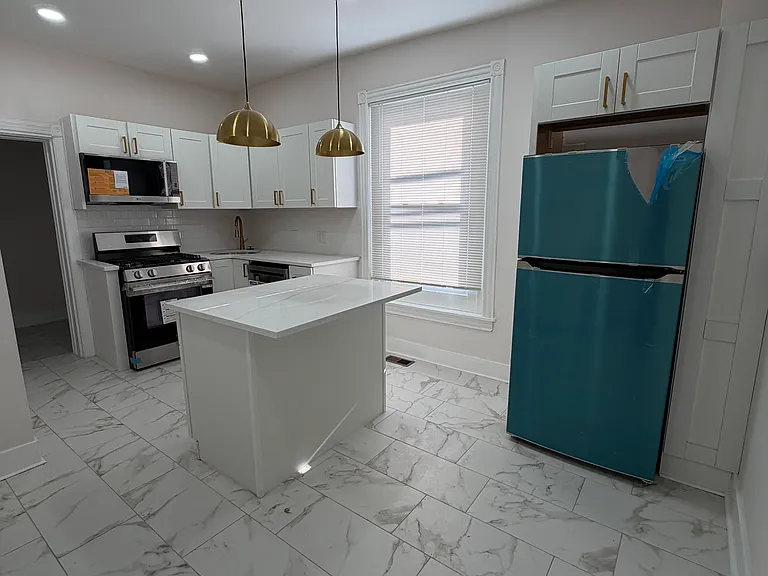 5758 Cedar Ave #1 — Photo 4