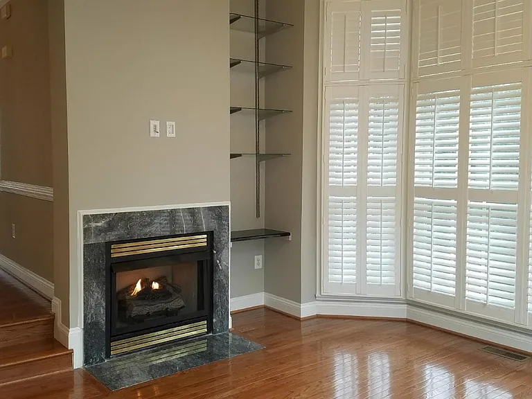 1619 Seneca Ave — Photo 14
