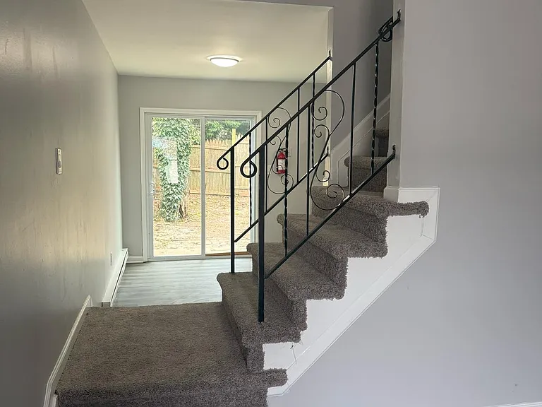 7 Potomac Ave — Photo 9