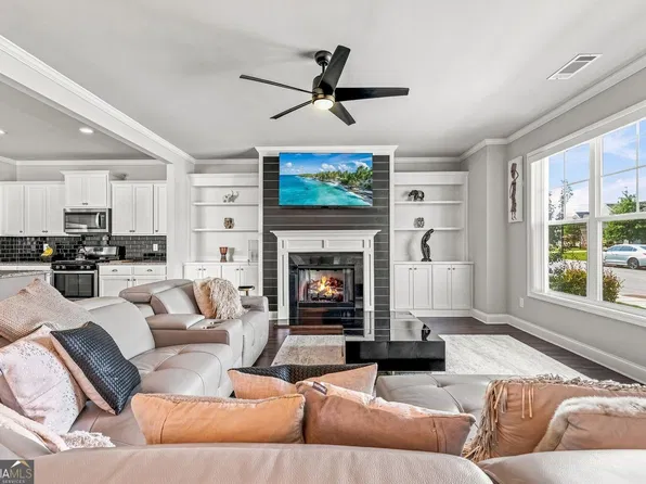 5222 Blake Br, Flowery Branch, GA 30542