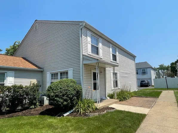 423 James Ct Unit B, Glendale Heights, IL 60139