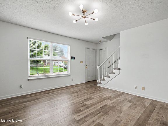 3rd image of 3112 Pine Trace Ct