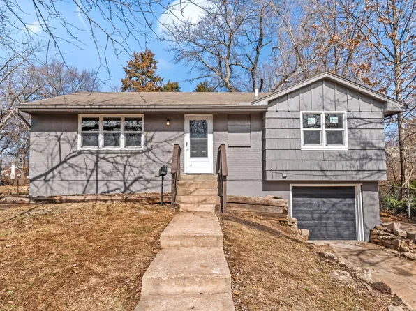 1306 E 81st Ter, Kansas City, MO 64131