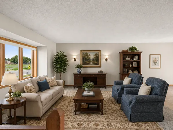 14620 Hayes Rd, Apple Valley, MN 55124