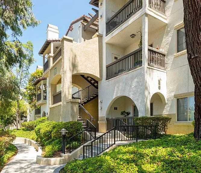 Elan Sevilla Exterior
