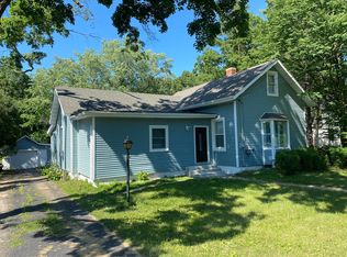 11712 Maple Ave, Hebron, IL 60034