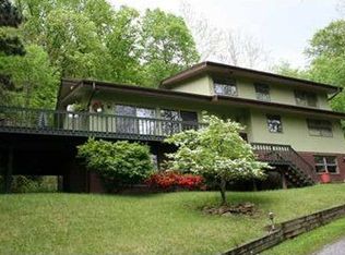41 Little Sewickley Creek Rd, Sewickley, PA 15143