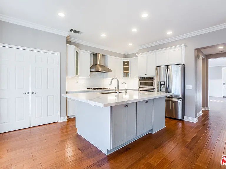 24040 Dandelion Ln — Photo 3