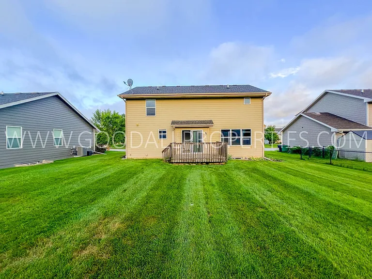1903 SE Clover Ridge Dr — Photo 16