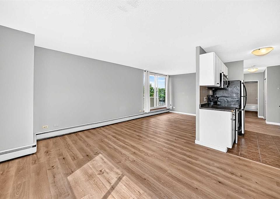 1st image of 316 S 1st Ave NE #401