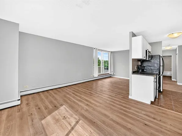 316 S 1st Ave NE #401, Calgary, AB T2E 0B2