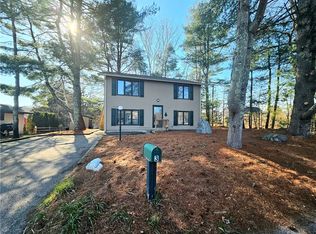 3 Lakeview Dr, Narragansett, RI 02882