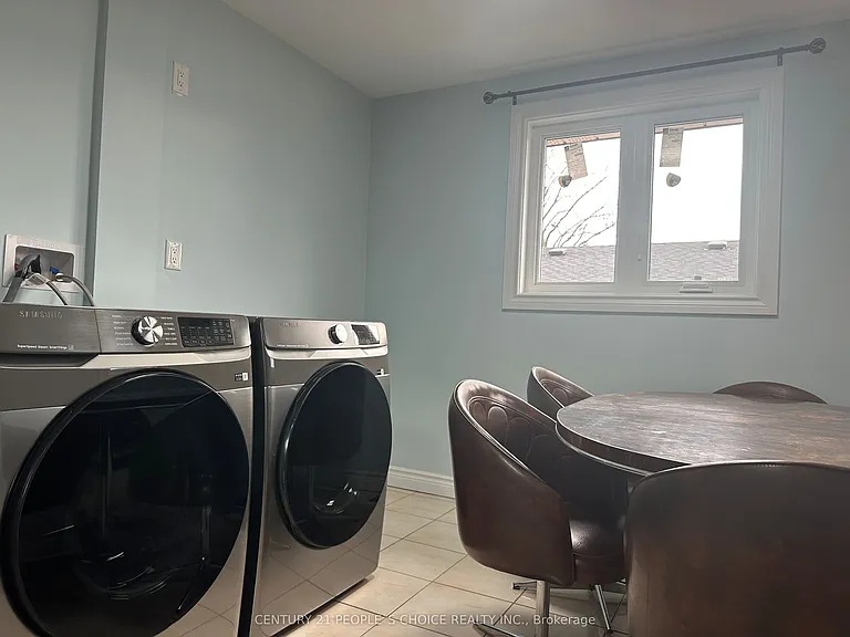 7490 Middleshire Dr — Photo 18