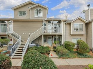 28 Spruce Ct, Bedminster, NJ 07921