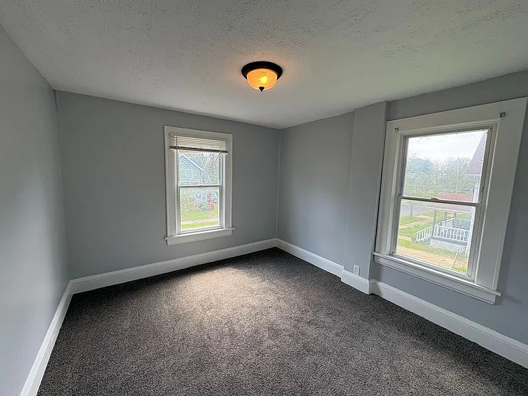 897 Peckham St — Photo 10