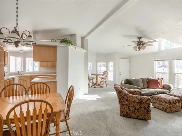 460 Sunset Ln, Sugarloaf, CA 92386