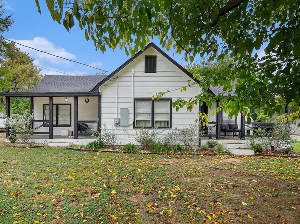 210 E 4th St, Keene, TX 76059