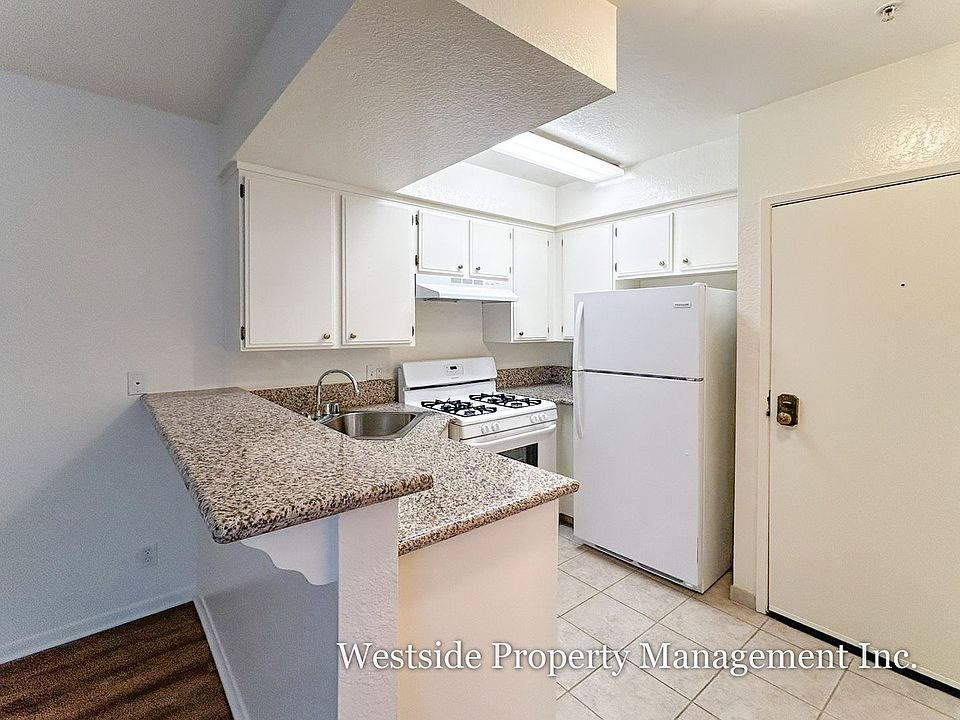 1st image of 3848 Overland Ave APT 404