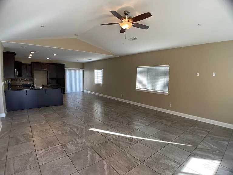 4042 Cinnabar Ave — Photo 2