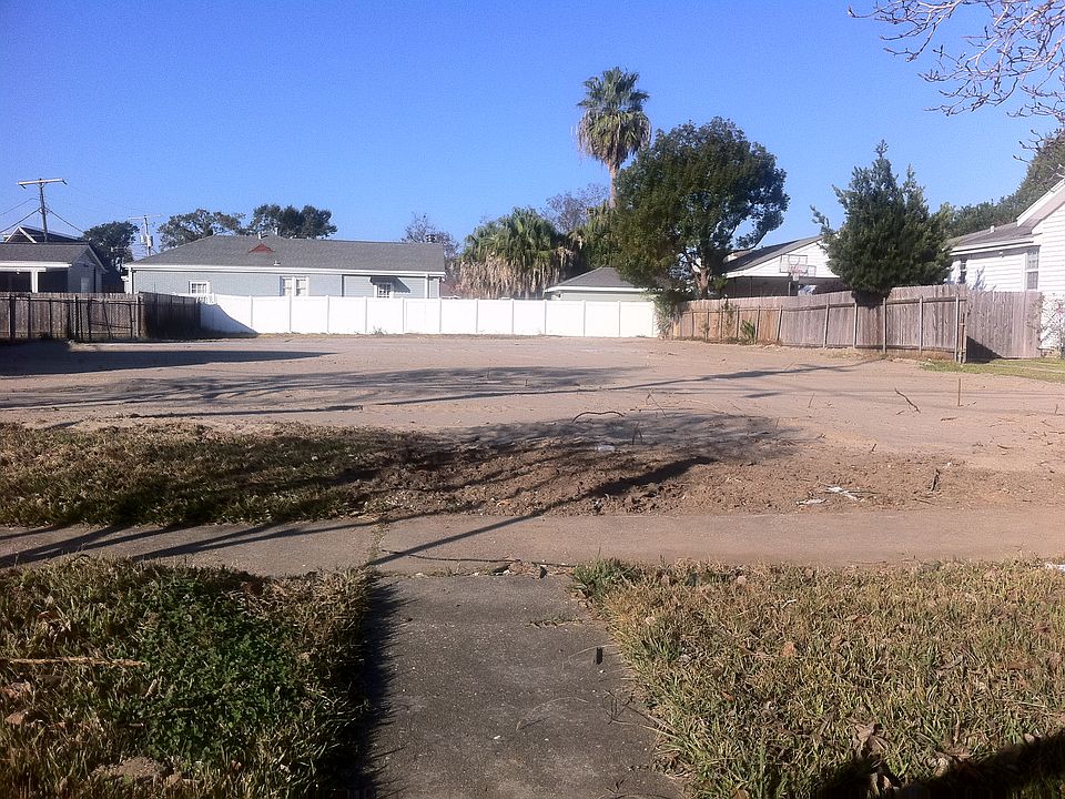 1st image of 120 Metairie Lawn Dr