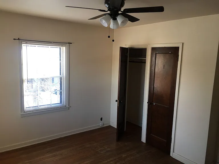 402 Grand Ave — Photo 22