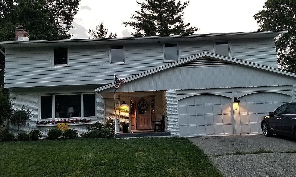 1st image of 1447 Woodcliff Dr SE