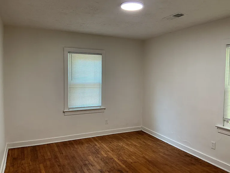 105 Northside Dr — Photo 6