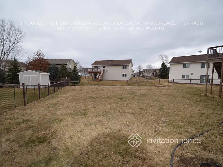 2243 Belfast St W — Photo 12