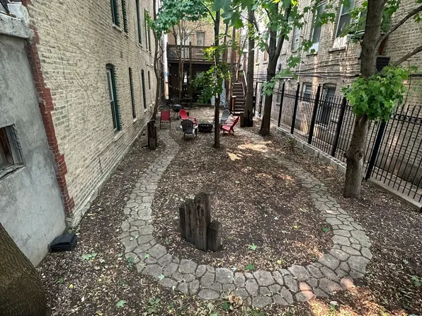 1232 N Cleaver St #1F, Chicago, IL 60642