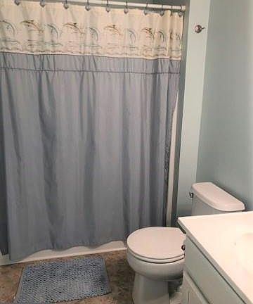 5th image of 400 Laurel Ct Unit 407