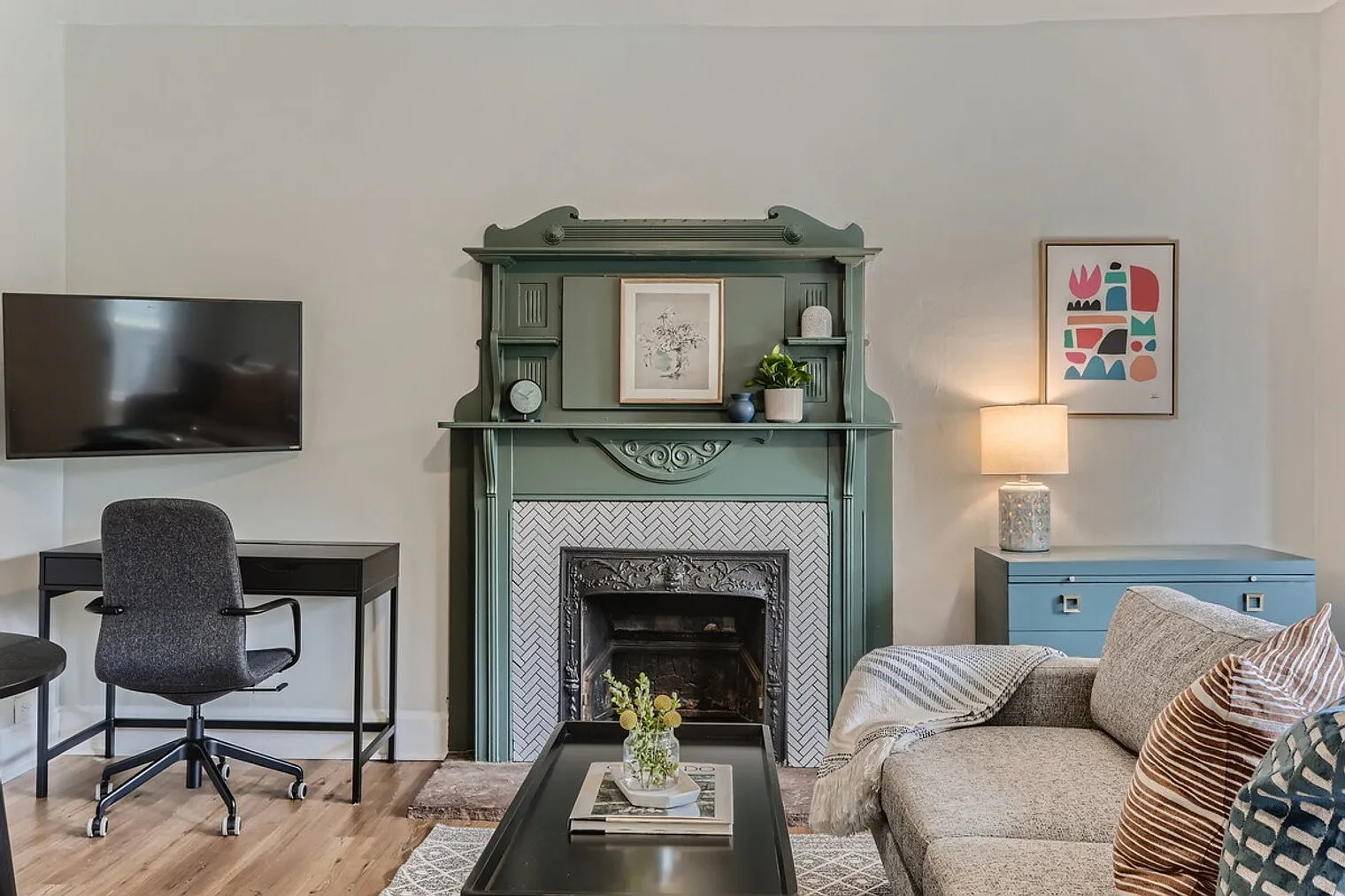 1 bed, 1.0 bath, 355 sqft, $2,799 — Photo 4