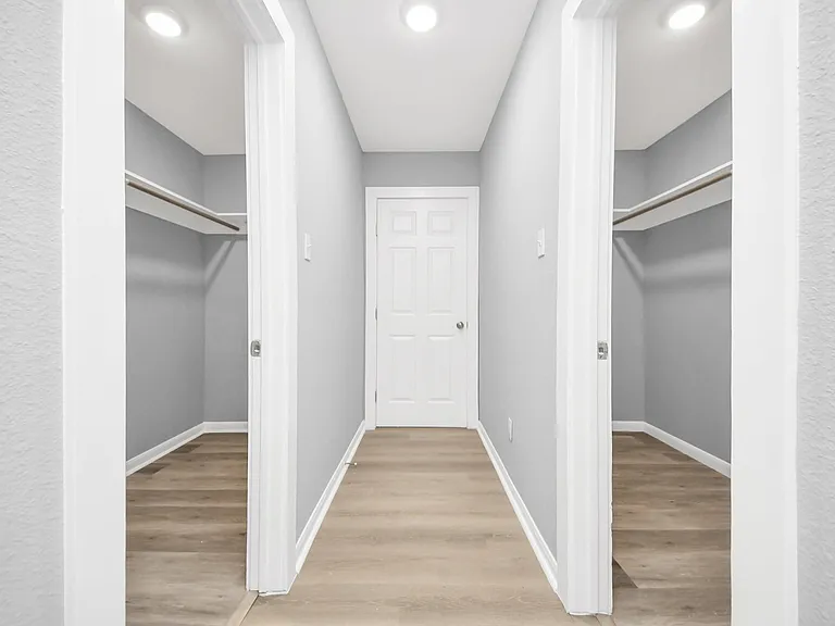 6832 Foster St — Photo 30