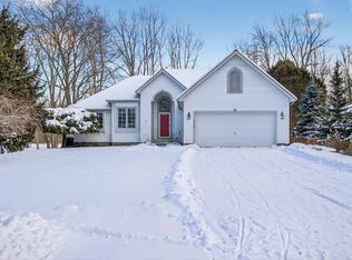 2205 Lake Wood Dr, Jackson, MI 49203