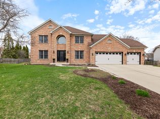 50 Ascot Ln, Aurora, IL 60504