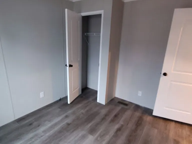 5600 W Kilgore Ave — Photo 25