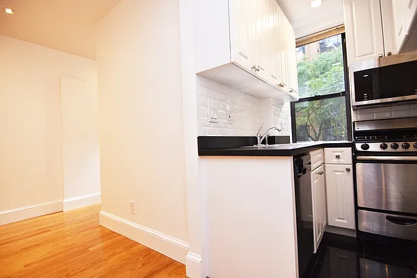 Rented by Bohemia Realty Group | media 33